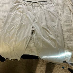 RalphLaurenpolo chinos,white in color,42.34 in size very clean, just need a iron